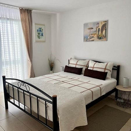 Apartmani Fortuna 鲁巴达 外观 照片