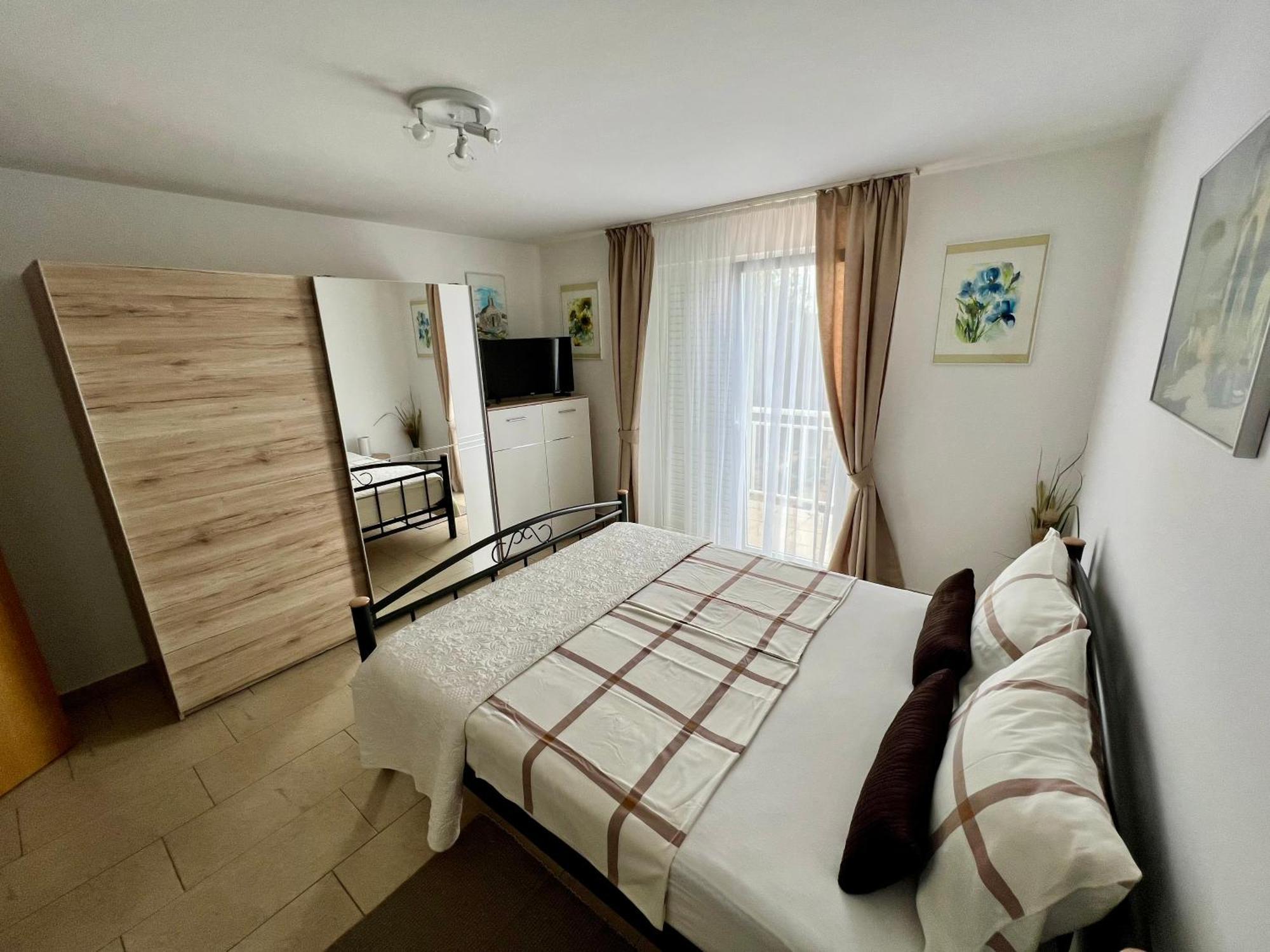 Apartmani Fortuna 鲁巴达 外观 照片