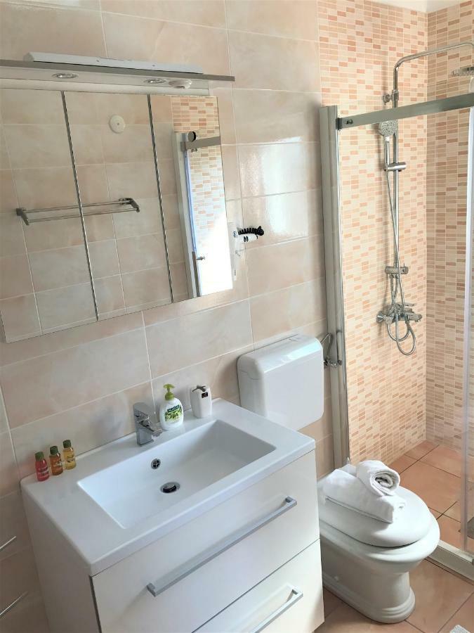 Apartmani Fortuna 鲁巴达 外观 照片