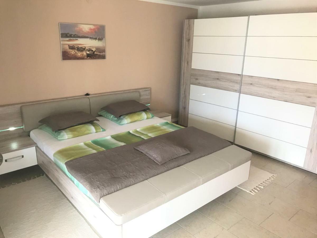 Apartmani Fortuna 鲁巴达 外观 照片