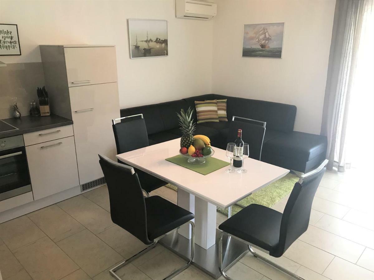 Apartmani Fortuna 鲁巴达 外观 照片