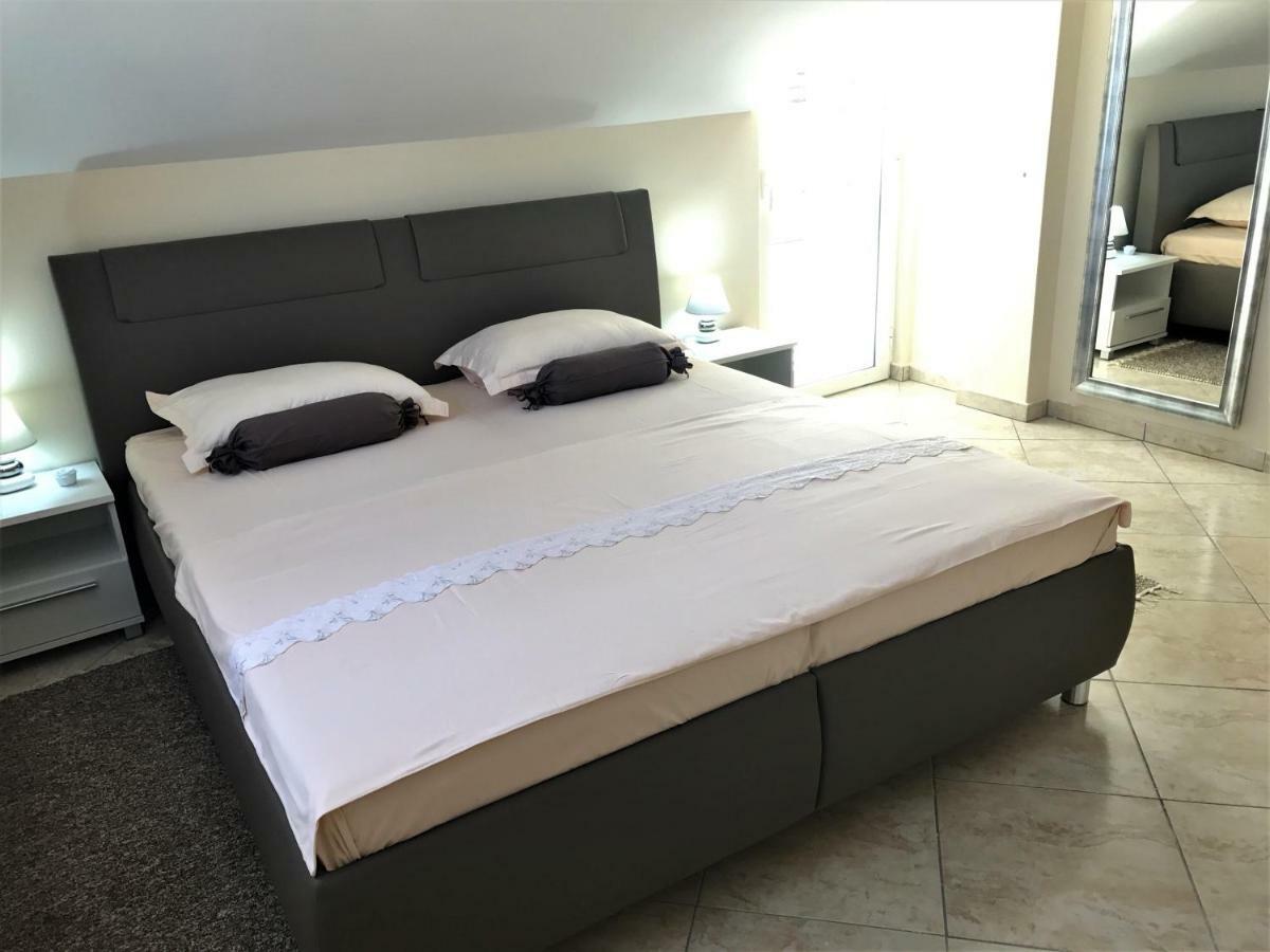 Apartmani Fortuna 鲁巴达 外观 照片