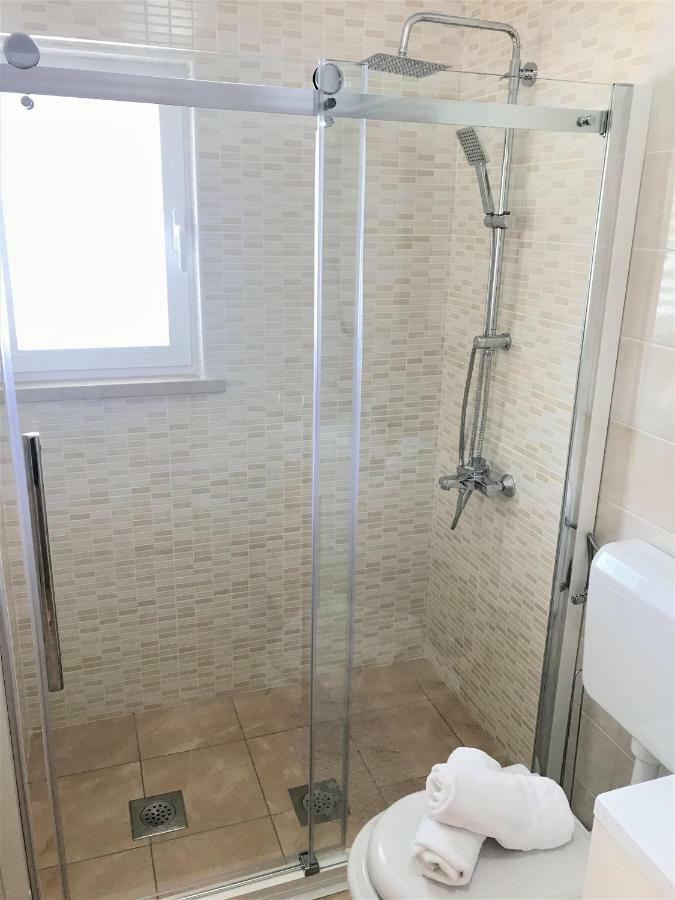 Apartmani Fortuna 鲁巴达 外观 照片