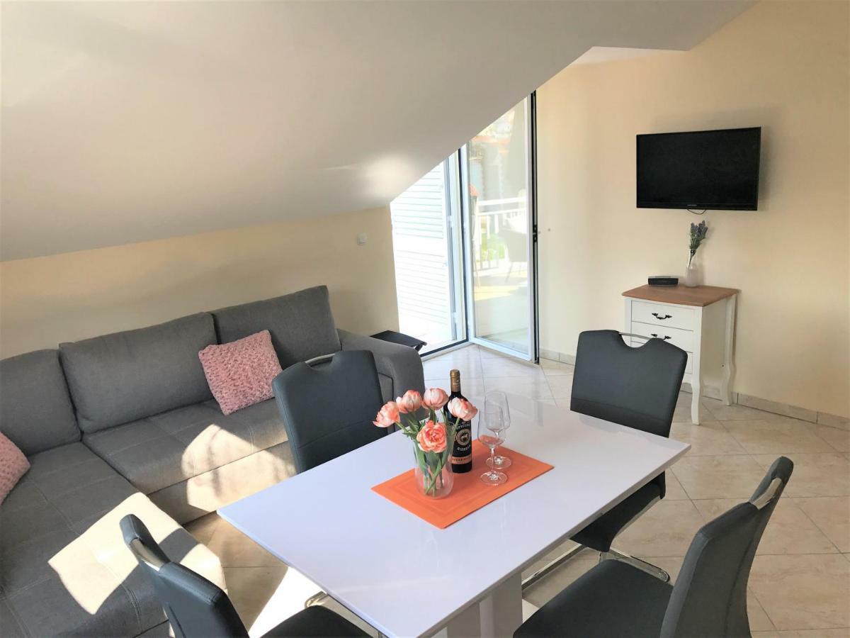 Apartmani Fortuna 鲁巴达 外观 照片