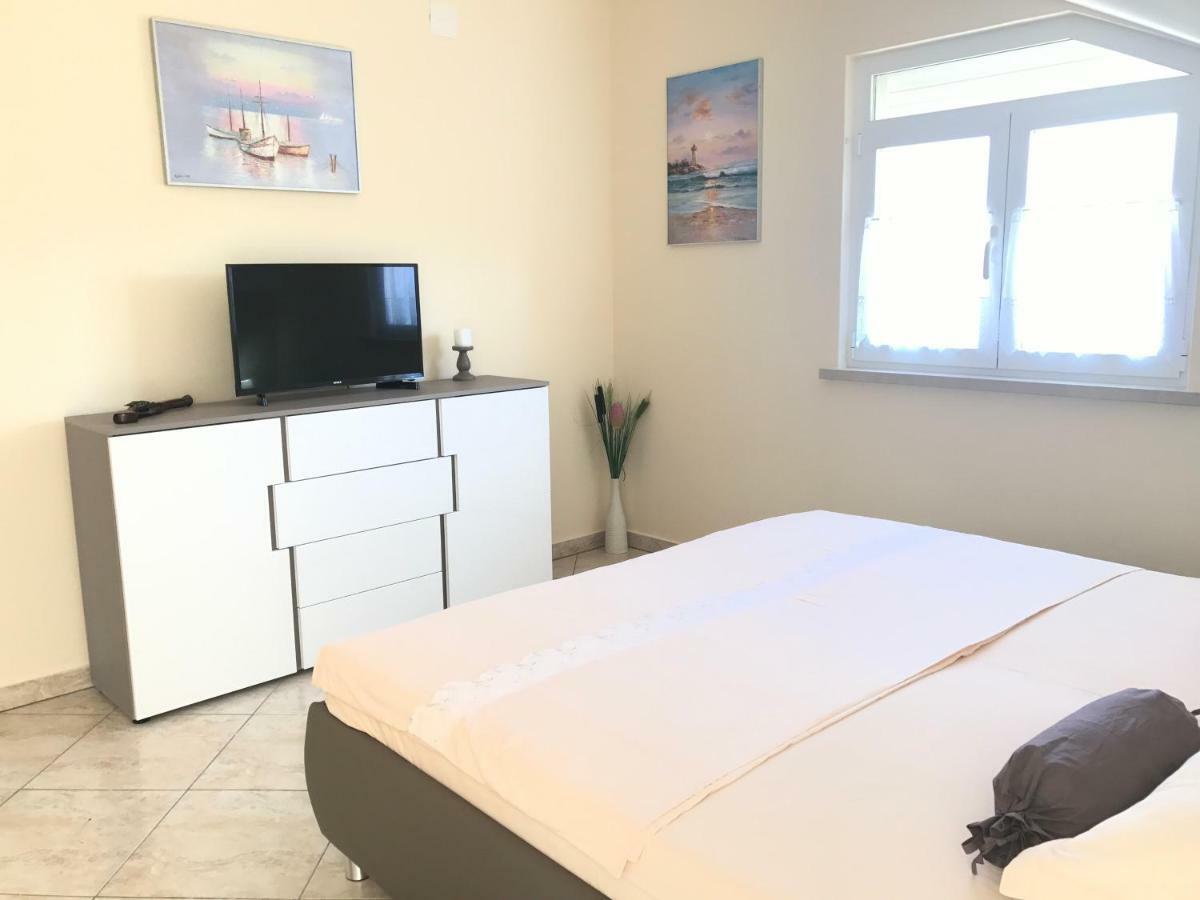Apartmani Fortuna 鲁巴达 外观 照片